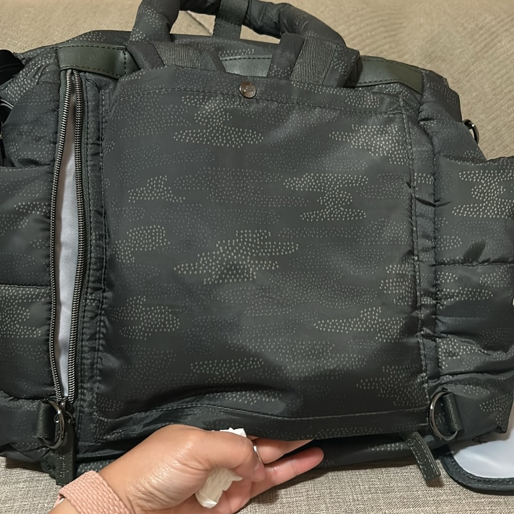Itzy ritzy convertible diaper bag - Picture 10 of 11